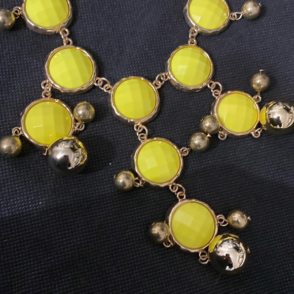 Maurices Acrylic yellow button beads with gold tone beads necklace - Picture 3 of 6